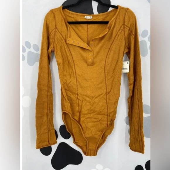 Free People NWT Sloane Bodysuit Long Sleeve Snap V Neck Ribbed Amber XS Small - Picture 8 of 9